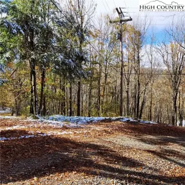 Walkable Acreage on Beech Mountain
