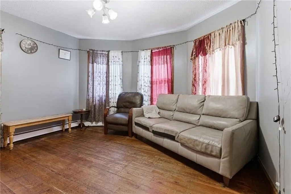 Picture 30