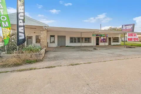 Lometa Commercial Property on US 183
