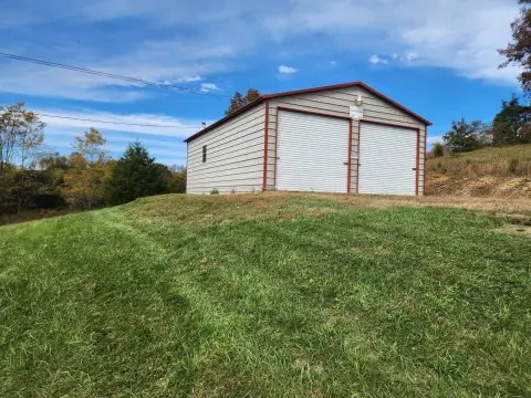 Land with Garage/Workshop in Owingsville