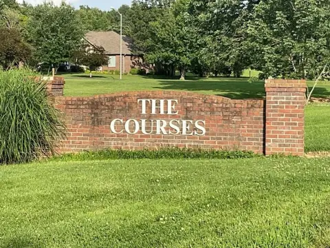 Residential Lot in Courses Subdivision