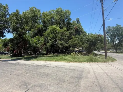Residential Land in Sherman, TX
