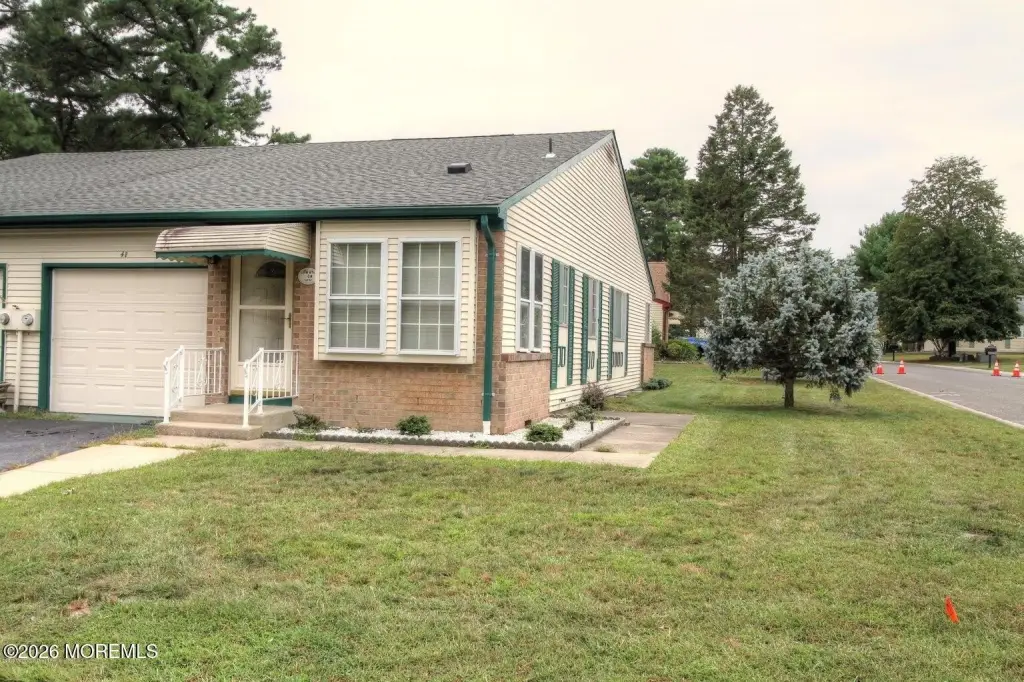 4-B Ivy St, Whiting, NJ 08759