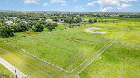 Spacious Land Parcel in Sarasota