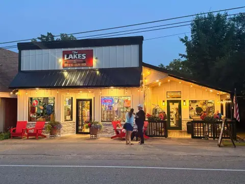 Retail Gift Shop with Patio