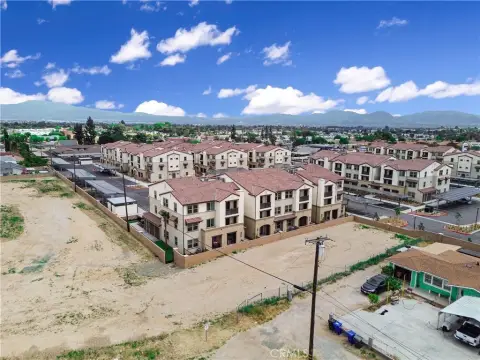 Rialto Commercial Lot with Potential