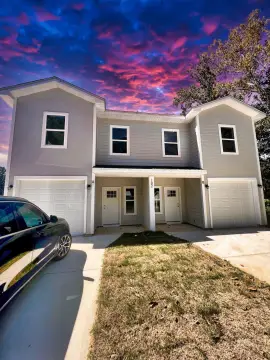 Newer Duplex With Leased Units