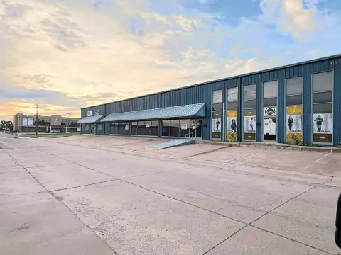 Versatile Commercial Space in McAlester