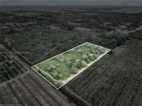 Five Acres in Lorida, FL