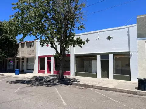 Downtown Dos Palos Retail Building