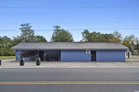 Commercial Building Near State Line