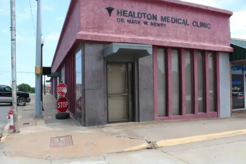 Picture of Medical offices at 4Th St 628, Healdton, OK