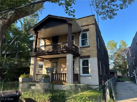 Cleveland Quadplex Near Downtown