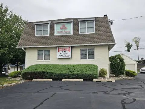 Maple Glen Commercial Building For Sale