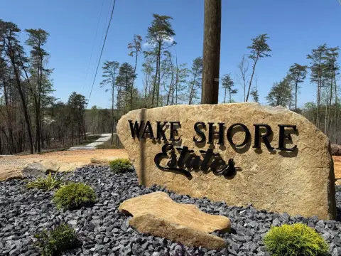 Lakefront Land in Monticello, KY