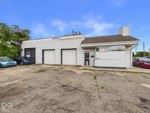 Auto Repair Shop with Detached Garage