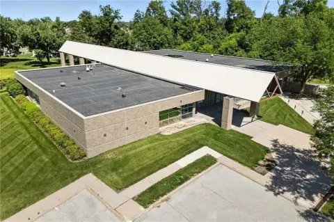 Premier Cedar Rapids Office Building