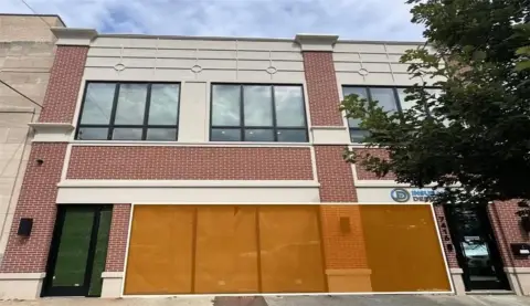 Brooklyn Office Space with High Ceilings
