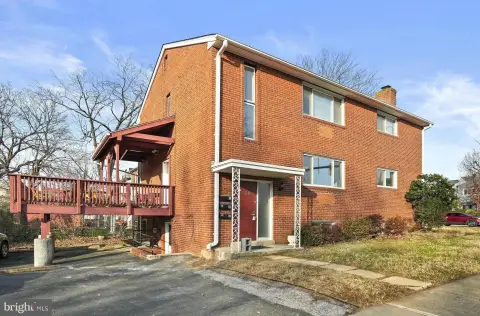 Updated Multifamily Near Ballston Metro