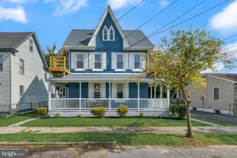 Renovated Colonial Duplex