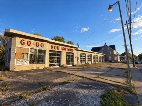 8-Bay Automotive Garage
