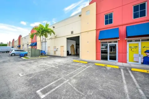 Doral Warehouse/Office Combo For Rent