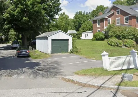 Commercial Garage Space For Lease