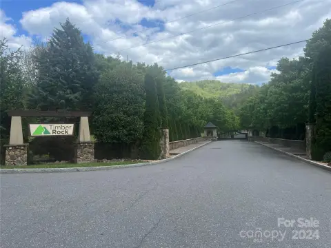 Lenoir Land with Mountain Views