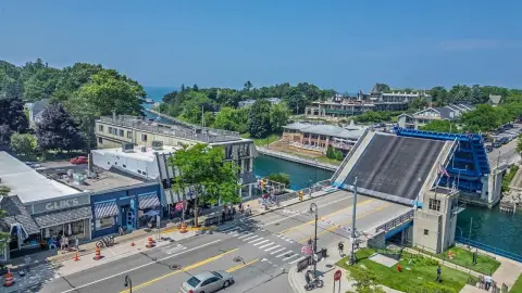 Mixed-Use Building in Downtown Charlevoix