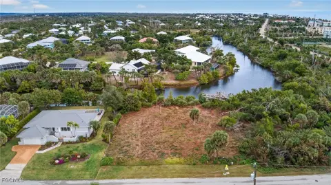 Sanibel Homesite with Lake Frontage