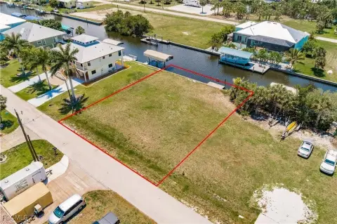 Sailboat Waterfront Lot in Punta Gorda