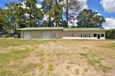 Versatile Commercial Property on Highway