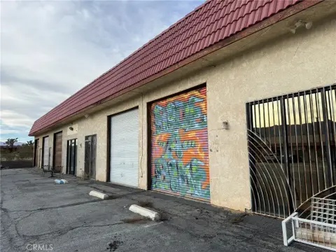 Joshua Tree Commercial Warehouse Space