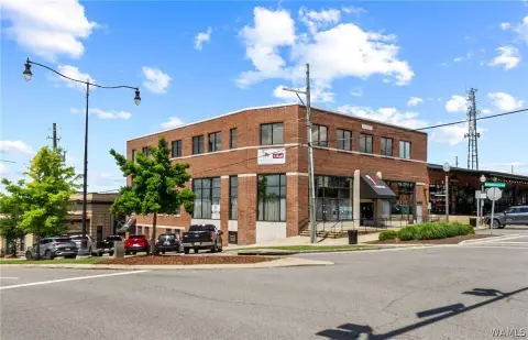 Mixed-Use Building with Restaurant Space