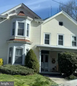 Duplex with Two-Story Barn