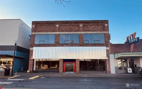 Historic Commercial Building in Mount Vernon