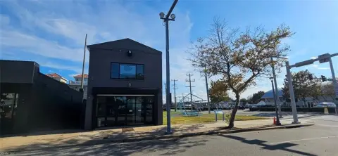 Prime Corner Retail/Office Opportunity