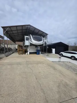 Branson RV Lot with Shop