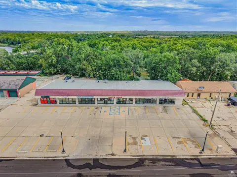 Six-Unit Strip Mall