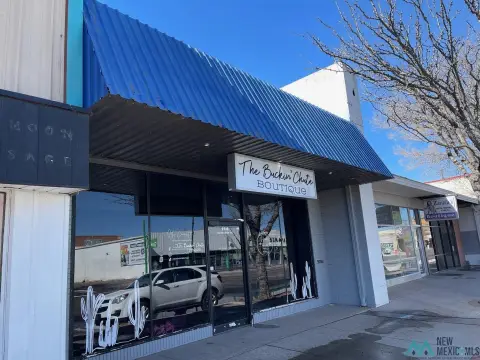 Updated Mixed-Use Building, Roswell