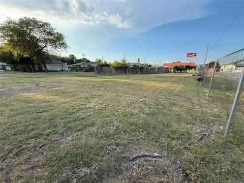 Commercial Lot Near Downtown Ardmore