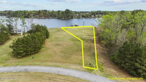 Waterfront Lot on Bath Creek