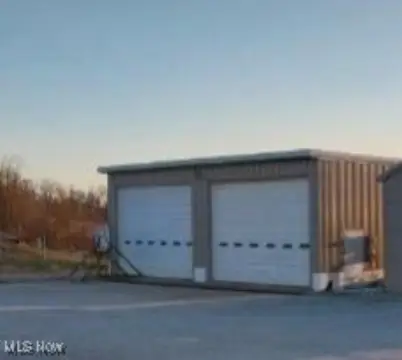 Barnesville Commercial Building For Lease