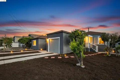 Oakland Triplex: Income and Residence