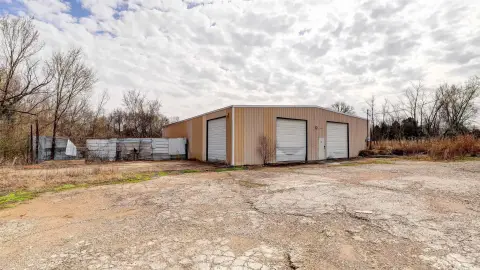 Warehouse on 31 Acres