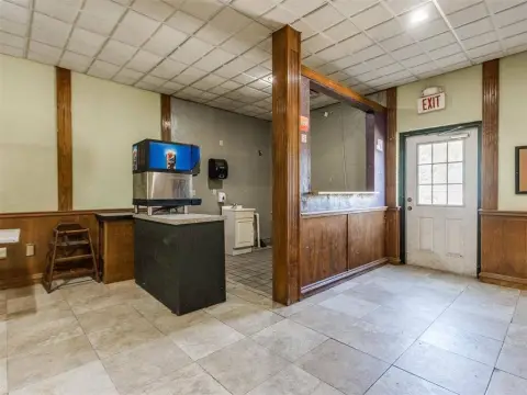 Freestanding Restaurant with Commercial Kitchen