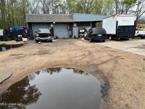 Commercial Property Near Interstate 55