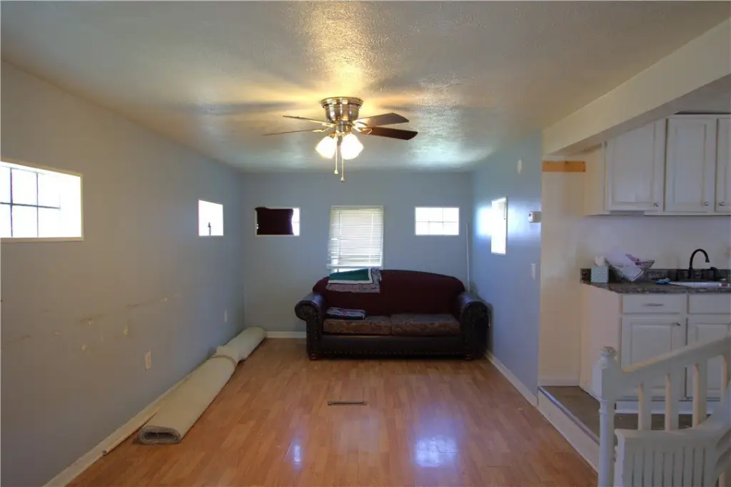 Picture 4