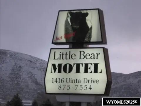 Motel With Owner’s Quarters