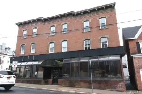 Retail/Office Space in Walden, NY